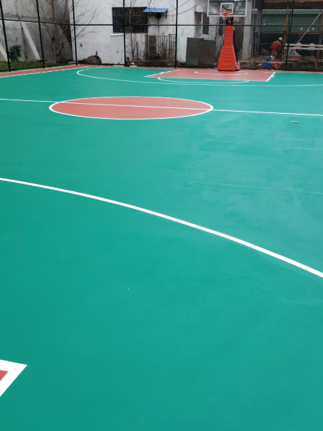 奎文 球场长期使用易出现地面开裂